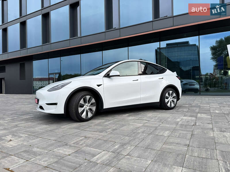 Внедорожник / Кроссовер Tesla Model Y 2023 в Киеве
