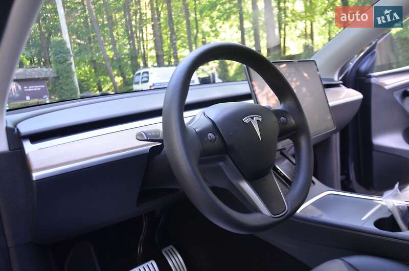 Внедорожник / Кроссовер Tesla Model Y 2024 в Дрогобыче