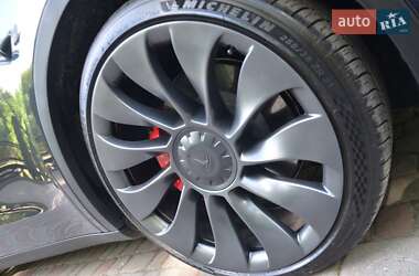 Внедорожник / Кроссовер Tesla Model Y 2024 в 