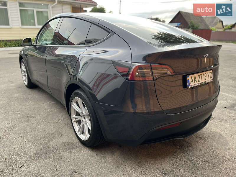 Внедорожник / Кроссовер Tesla Model Y 2024 в Киеве