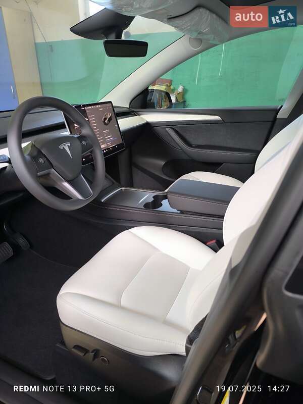 Внедорожник / Кроссовер Tesla Model Y 2024 в Чернигове фото 3 Внедорожник / Кроссовер Tesla Model Y 2024 в Чернигове