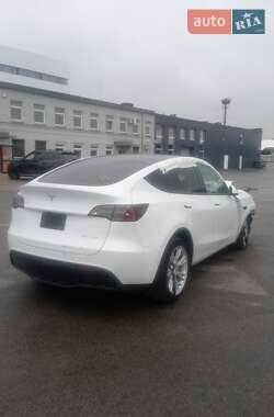 Позашляховик / Кросовер Tesla Model Y 2021 в Харкові