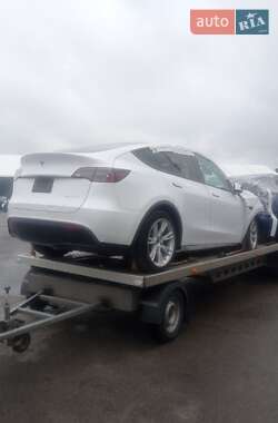 Внедорожник / Кроссовер Tesla Model Y 2021 в 