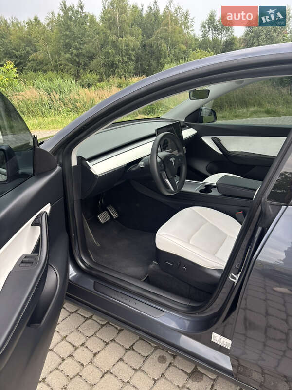 Внедорожник / Кроссовер Tesla Model Y 2021 в Львове
