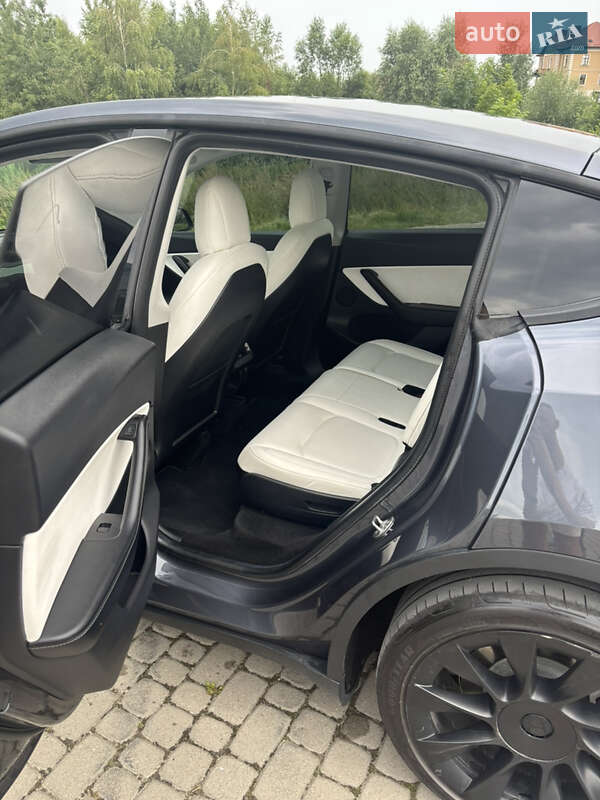 Внедорожник / Кроссовер Tesla Model Y 2021 в Львове