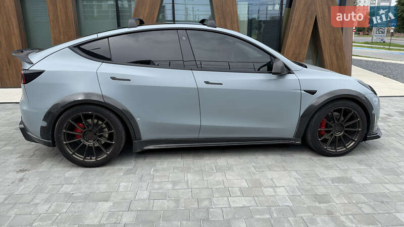 Внедорожник / Кроссовер Tesla Model Y 2021 в Луцке