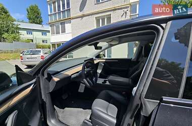 Позашляховик / Кросовер Tesla Model Y 2024 в 