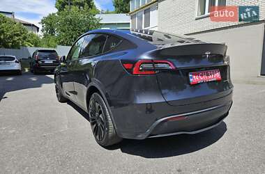 Позашляховик / Кросовер Tesla Model Y 2024 в 