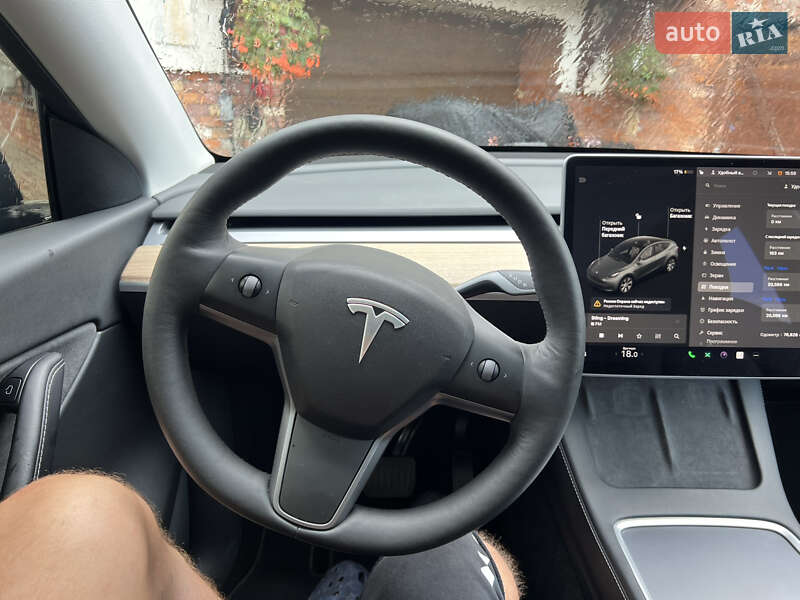 Внедорожник / Кроссовер Tesla Model Y 2021 в Львове