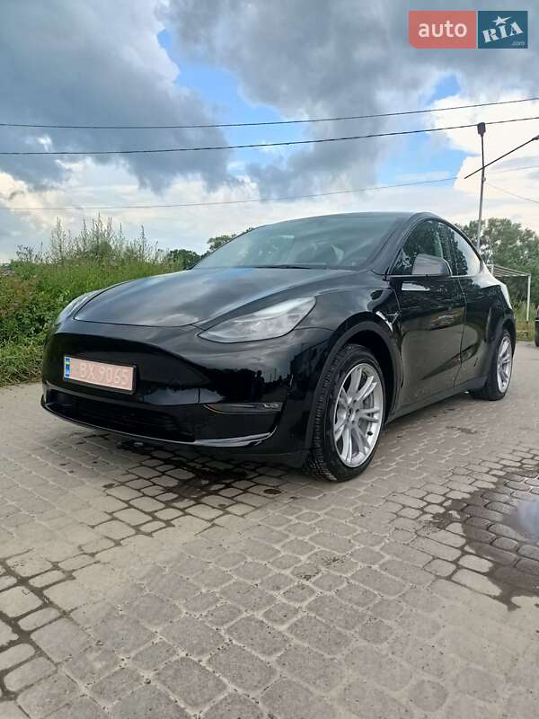 Позашляховик / Кросовер Tesla Model Y 2023 в 