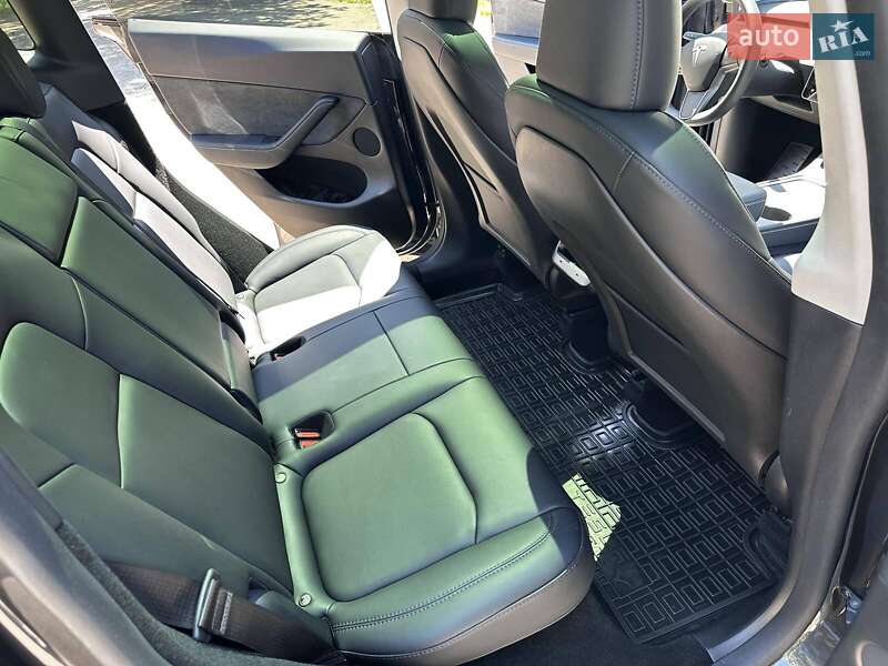 Позашляховик / Кросовер Tesla Model Y 2024 в Харкові