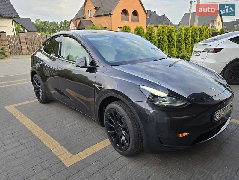 Позашляховик / Кросовер Tesla Model Y 2024 в Рованцях