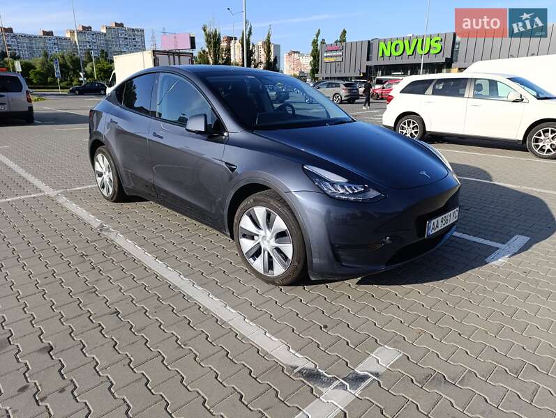 Внедорожник / Кроссовер Tesla Model Y 2023 в Киеве