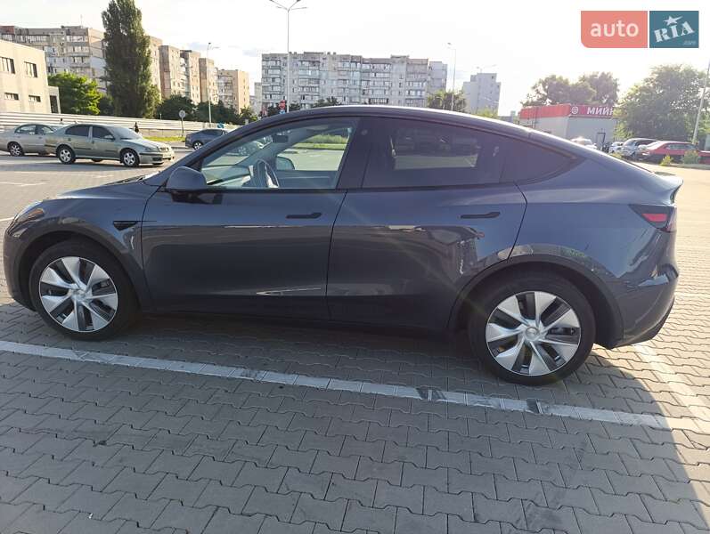 Внедорожник / Кроссовер Tesla Model Y 2023 в Киеве