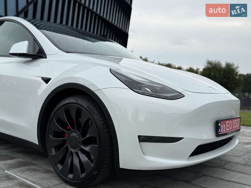 Внедорожник / Кроссовер Tesla Model Y 2023 в Киеве