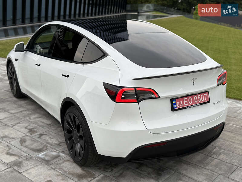 Внедорожник / Кроссовер Tesla Model Y 2023 в Киеве