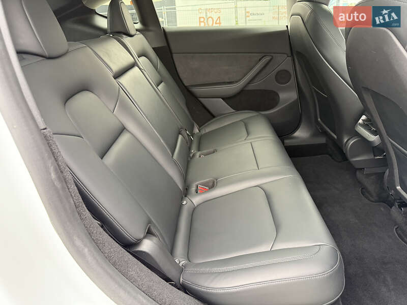 Внедорожник / Кроссовер Tesla Model Y 2023 в Киеве