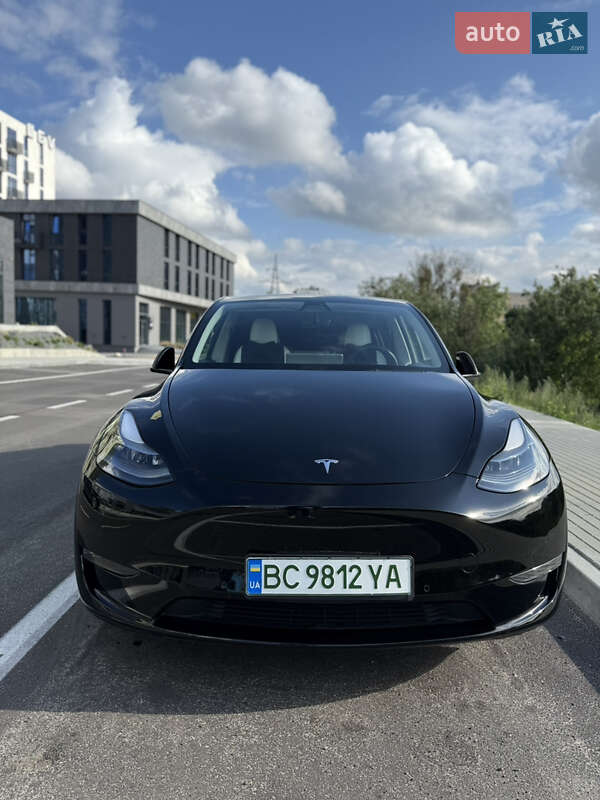 Позашляховик / Кросовер Tesla Model Y 2021 в Львові