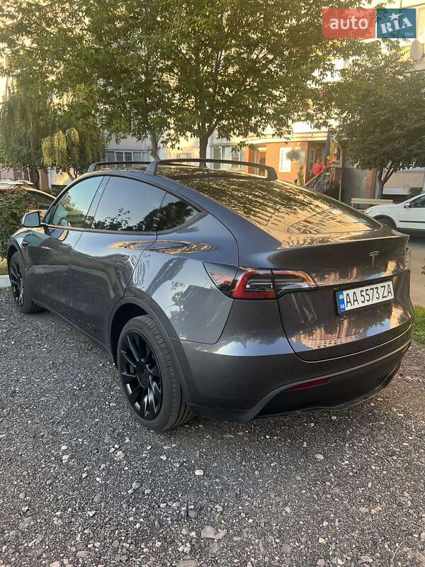 Внедорожник / Кроссовер Tesla Model Y 2023 в Киеве