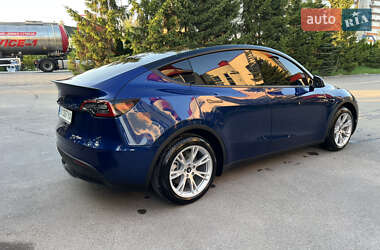 Внедорожник / Кроссовер Tesla Model Y 2024 в 