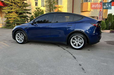 Внедорожник / Кроссовер Tesla Model Y 2024 в 