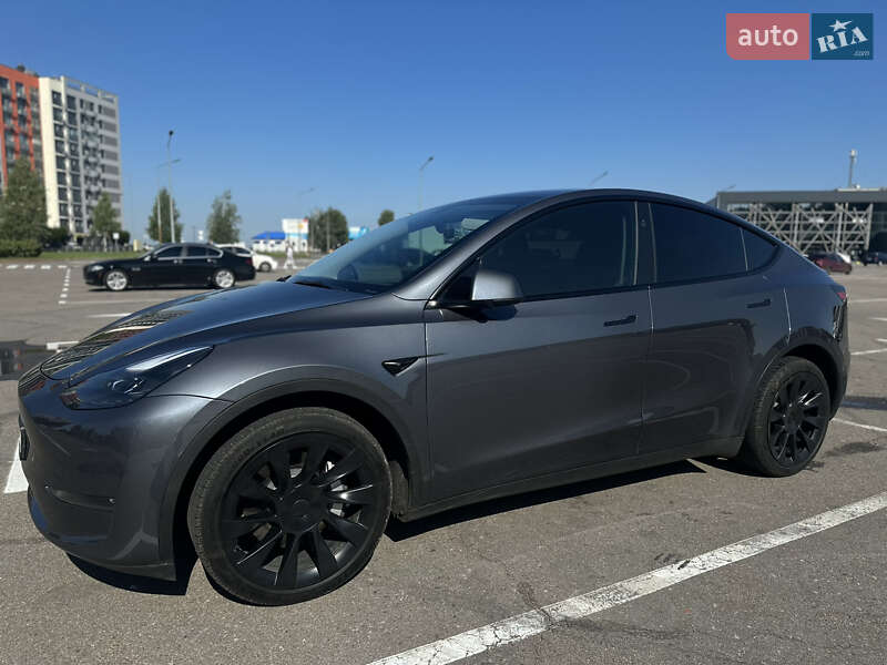 Внедорожник / Кроссовер Tesla Model Y 2023 в Киеве