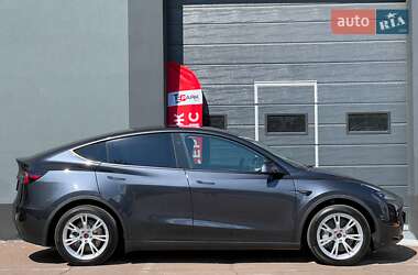 Позашляховик / Кросовер Tesla Model Y 2024 в 