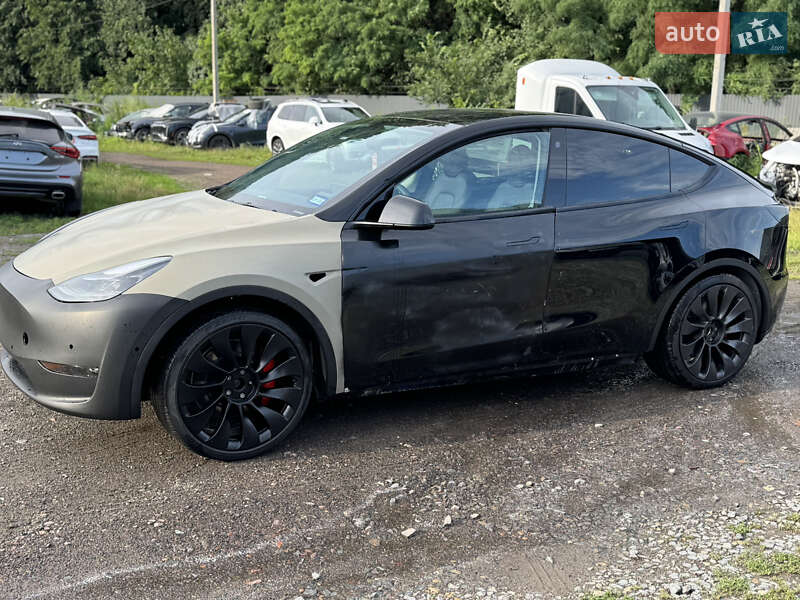 Внедорожник / Кроссовер Tesla Model Y 2022 в Ровно