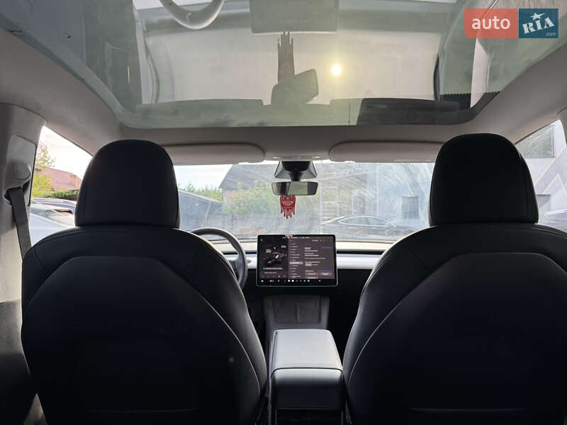 Внедорожник / Кроссовер Tesla Model Y 2022 в Ровно