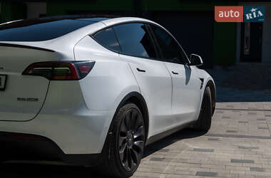 Позашляховик / Кросовер Tesla Model Y 2020 в 