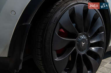 Позашляховик / Кросовер Tesla Model Y 2020 в 