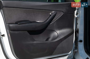 Позашляховик / Кросовер Tesla Model Y 2020 в 