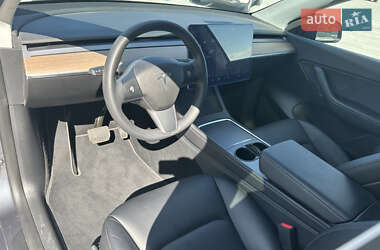 Позашляховик / Кросовер Tesla Model Y 2021 в 