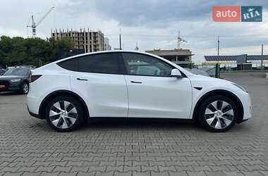 Внедорожник / Кроссовер Tesla Model Y 2021 в 