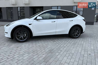 Внедорожник / Кроссовер Tesla Model Y 2024 в 