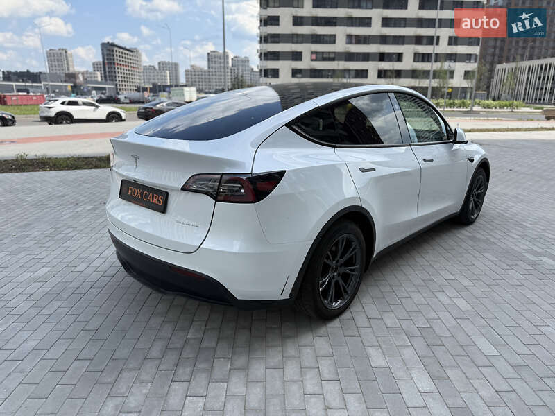 Позашляховик / Кросовер Tesla Model Y 2024 в Києві