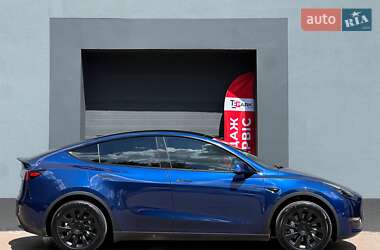 Позашляховик / Кросовер Tesla Model Y 2024 в 