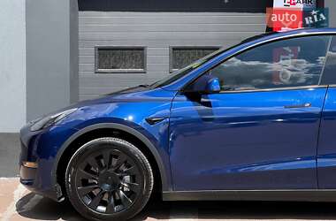 Позашляховик / Кросовер Tesla Model Y 2024 в 