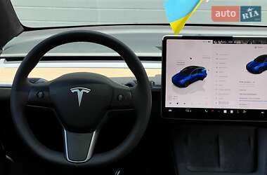Позашляховик / Кросовер Tesla Model Y 2024 в 