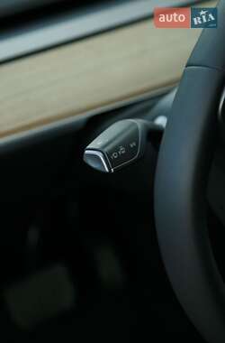 Внедорожник / Кроссовер Tesla Model Y 2020 в 