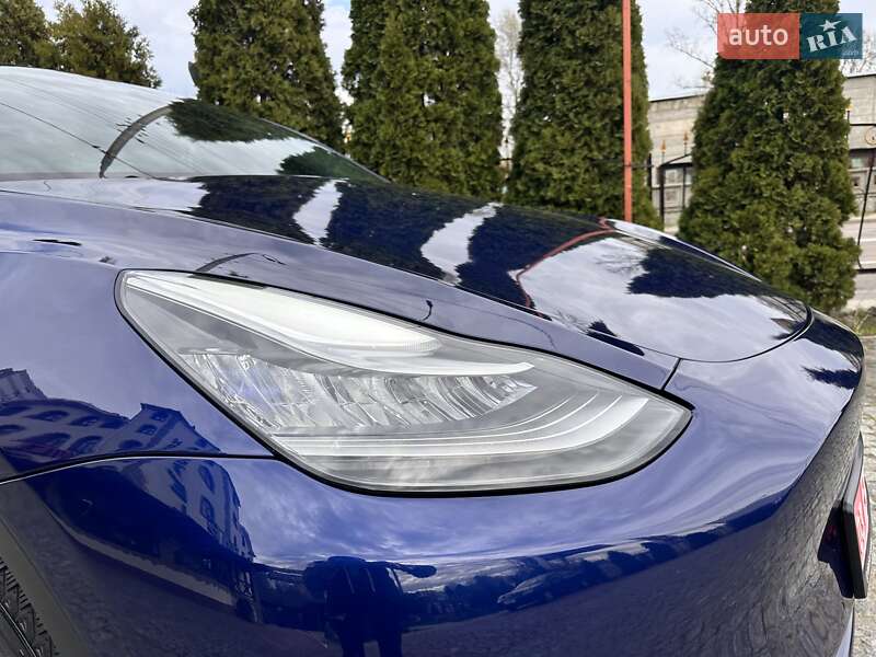 Позашляховик / Кросовер Tesla Model Y 2021 в Харкові