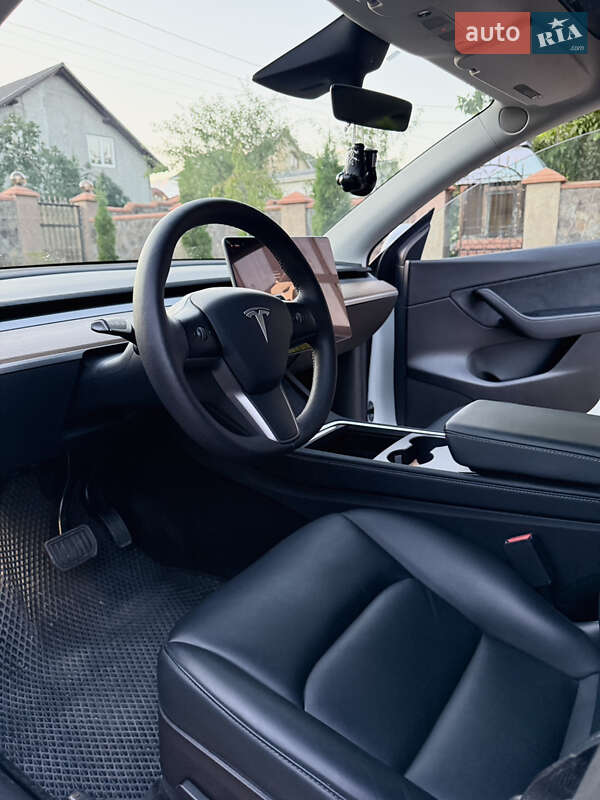 Внедорожник / Кроссовер Tesla Model Y 2022 в Сторожинце