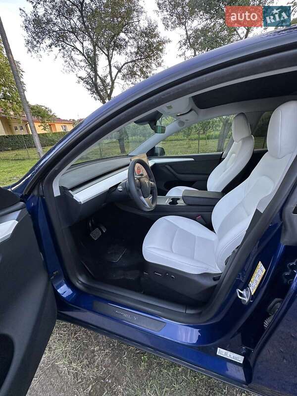 Внедорожник / Кроссовер Tesla Model Y 2023 в Львове