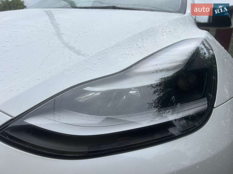 Внедорожник / Кроссовер Tesla Model Y 2021 в Львове
