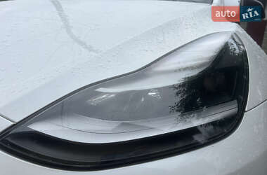 Внедорожник / Кроссовер Tesla Model Y 2021 в 
