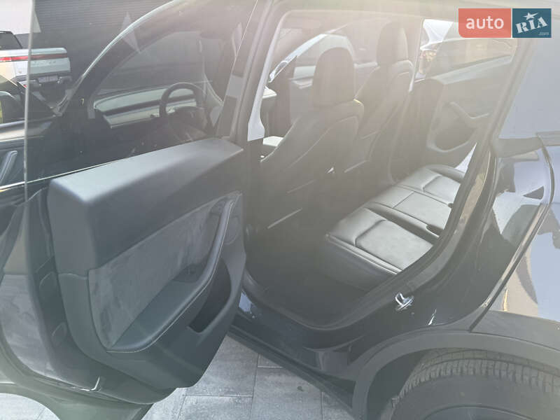 Внедорожник / Кроссовер Tesla Model Y 2024 в Староконстантинове
