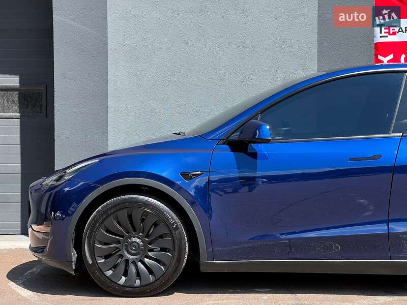 Внедорожник / Кроссовер Tesla Model Y 2023 в Киеве