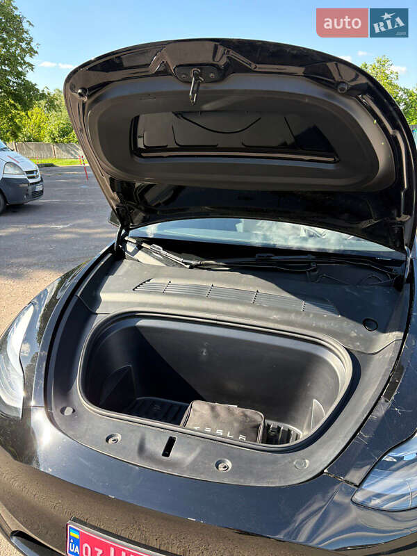 Позашляховик / Кросовер Tesla Model Y 2022 в Рівному