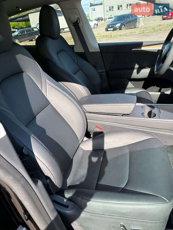 Позашляховик / Кросовер Tesla Model Y 2022 в Рівному