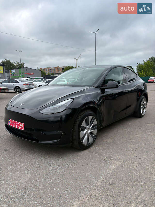 Внедорожник / Кроссовер Tesla Model Y 2023 в Ровно